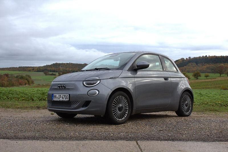 Grau Gebraucht 2022 Fiat 500e Icon | 14.500 € (Guter Preis) - Bild 1/4