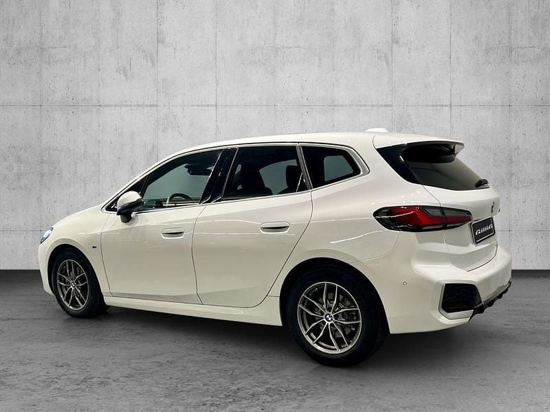 Gebraucht BMW 220 M Sport 170 PS (125 kW) 2023 Weiß Limousine