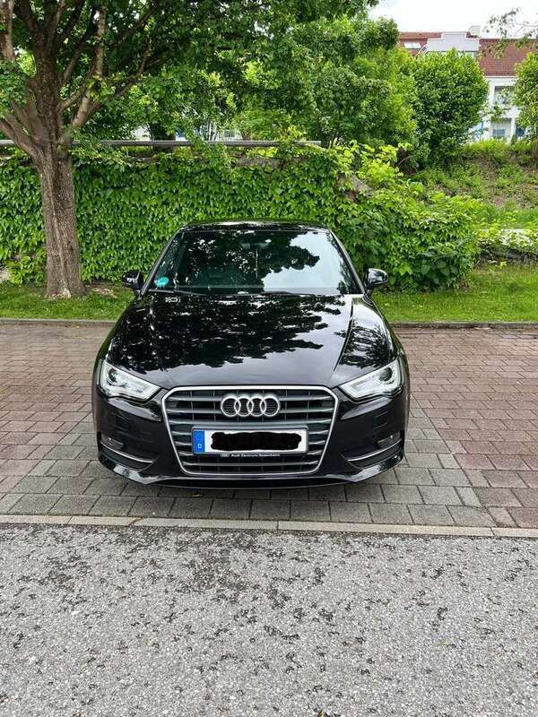 Schwarz Gebraucht 2016 Audi A3 Sportback S-Line Kombi | 11.990 € - Bild 1/4