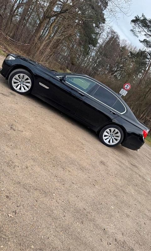 Gebraucht BMW 730 245 PS (180 kW) 2010 Schwarz Limousine