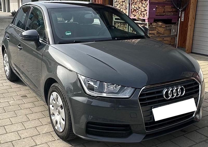 Gebraucht Audi A1 Sportback 95 PS (69 kW) 2017 Grau Kleinwagen