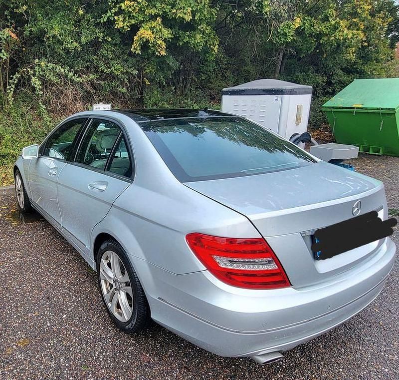 Silber Gebraucht 2013 Mercedes C250 Avantgarde Limousine | 10.500 € (Guter Preis) - Bild 1/4
