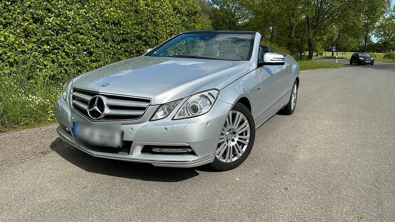 Silber Gebraucht 2012 Mercedes E250 Cabrio | 13.500 € (Guter Preis) - Bild 1/4