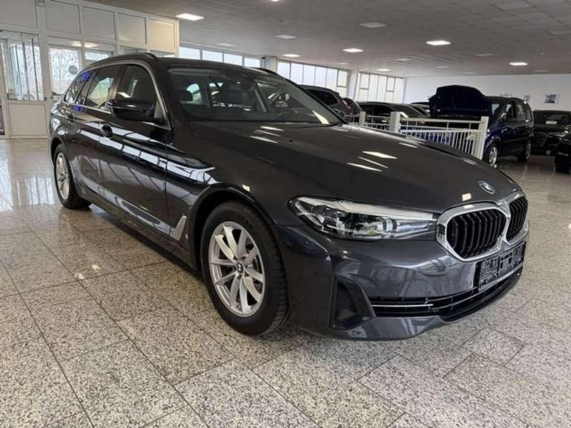 Gebraucht BMW 520 190 PS (139 kW) 2023 Grau, metallic Kombi