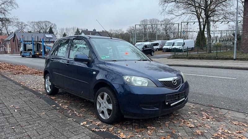 Blau Gebraucht 2005 Mazda 2 Active Limousine | 1.750 € (Fairer Preis) - Bild 1/4