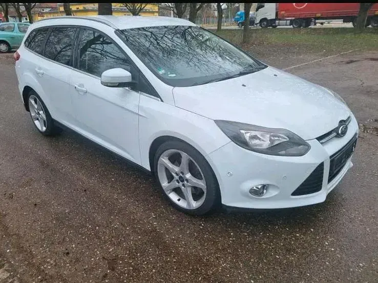 Gebraucht Ford Focus 182 PS (133 kW) 2012 Weiß Kombi