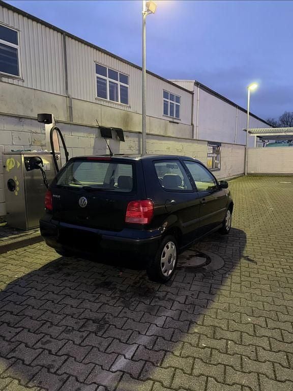 Gebraucht VW Polo 50 PS (36 kW) 2000 Schwarz Limousine