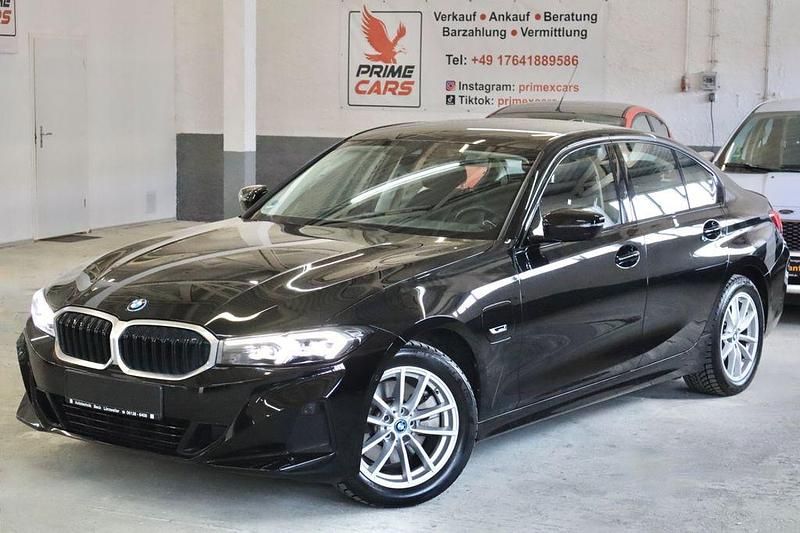 Gebraucht BMW 320e 163 PS (119 kW) 2022 Schwarz Limousine