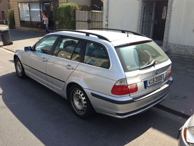 Gebraucht BMW 330 184 PS (135 kW) 2001 Silber metallic Kombi