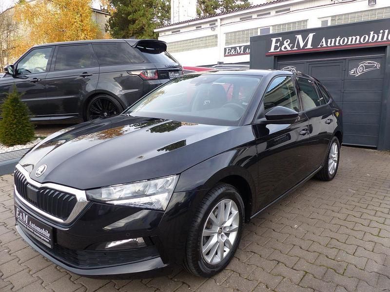 Schwarz Gebraucht 2022 Skoda Scala Ambition Kleinwagen | 16.980 € (Fairer Preis) - Bild 1/4
