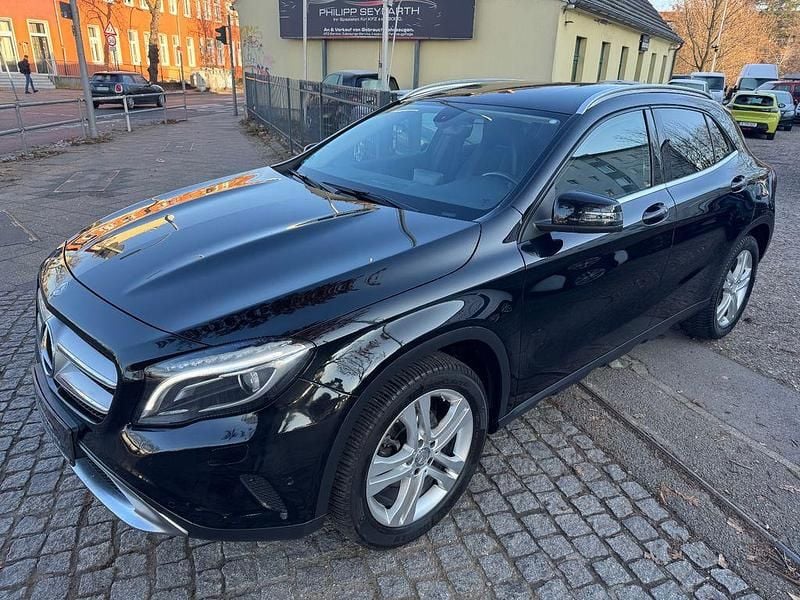 Gebraucht Mercedes GLA200 156 PS (114 kW) 2014 Schwarz SUV