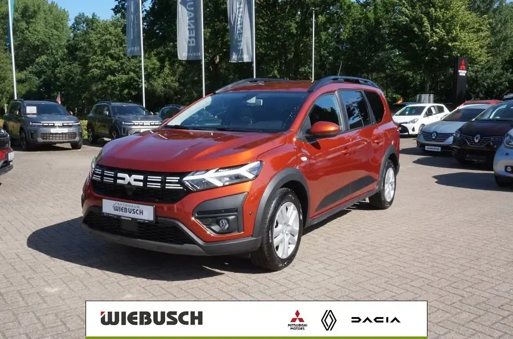 Gebraucht Dacia Jogger Expression 141 PS (103 kW) 2023 Braun Van / Kleinbus