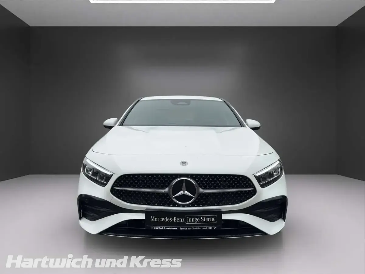 Gebraucht Mercedes A180 Advanced Plus 136 PS (100 kW) 2025 Polarweiss  unilack Limousine