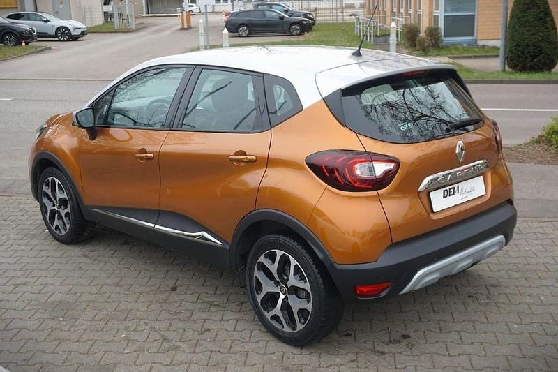 Gebraucht Renault Captur Intens 150 PS (110 kW) 2019 Gelb SUV
