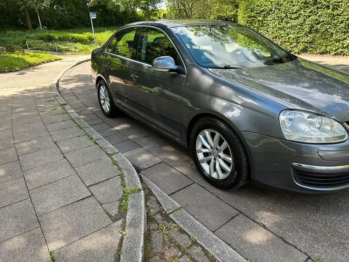 Brugt VW Jetta 140 HK (102 kW) 2006 Grå Sedan