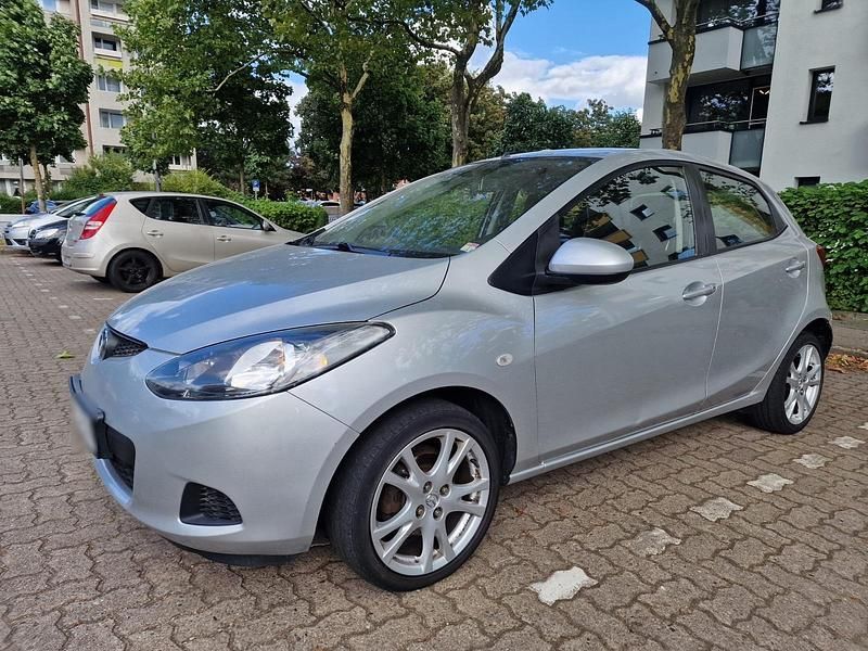 Gebraucht Mazda 2 68 PS (50 kW) 2008 Silber Kleinwagen