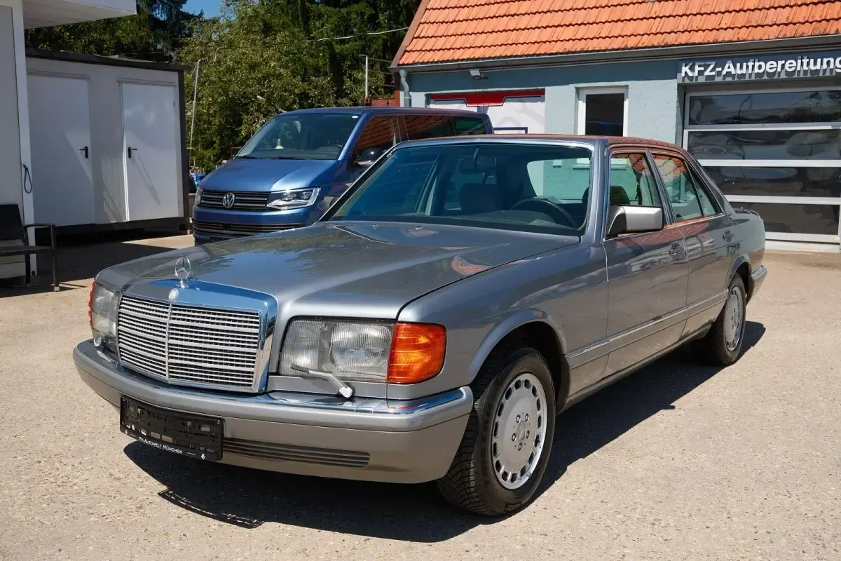Gebraucht Mercedes 300 179 PS (131 kW) 1987 Silber Limousine