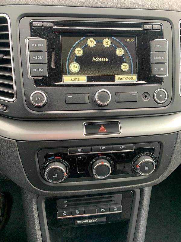 Gebraucht VW Sharan 140 PS (102 kW) 2015 Silber Van / Kleinbus