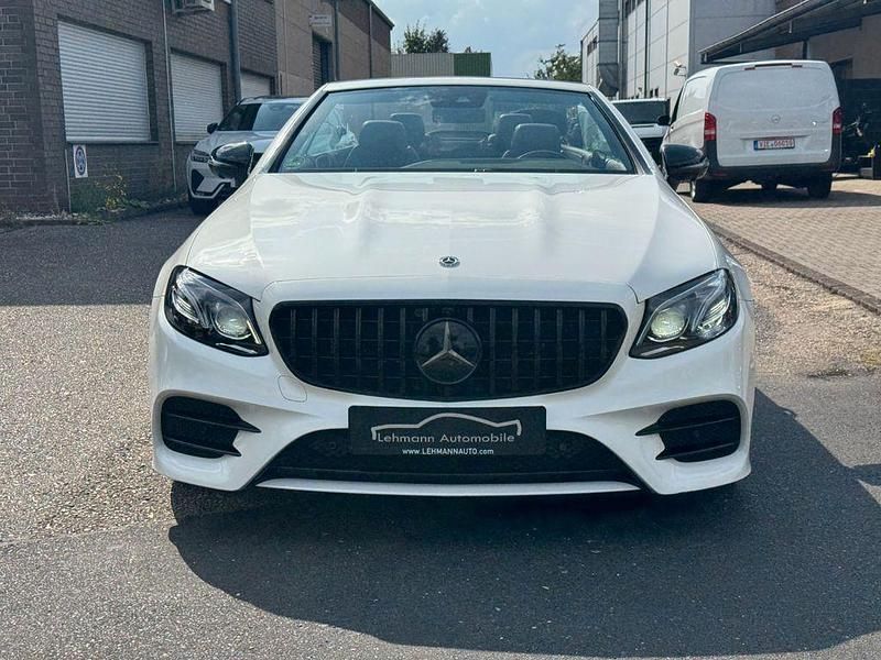 Gebraucht Mercedes E220 AMG 194 PS (142 kW) 2018 Weiß Cabrio