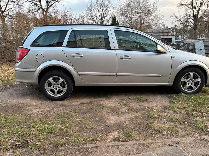 Gebraucht Opel Astra Catch Me 90 PS (66 kW) 2007 Silber Kombi