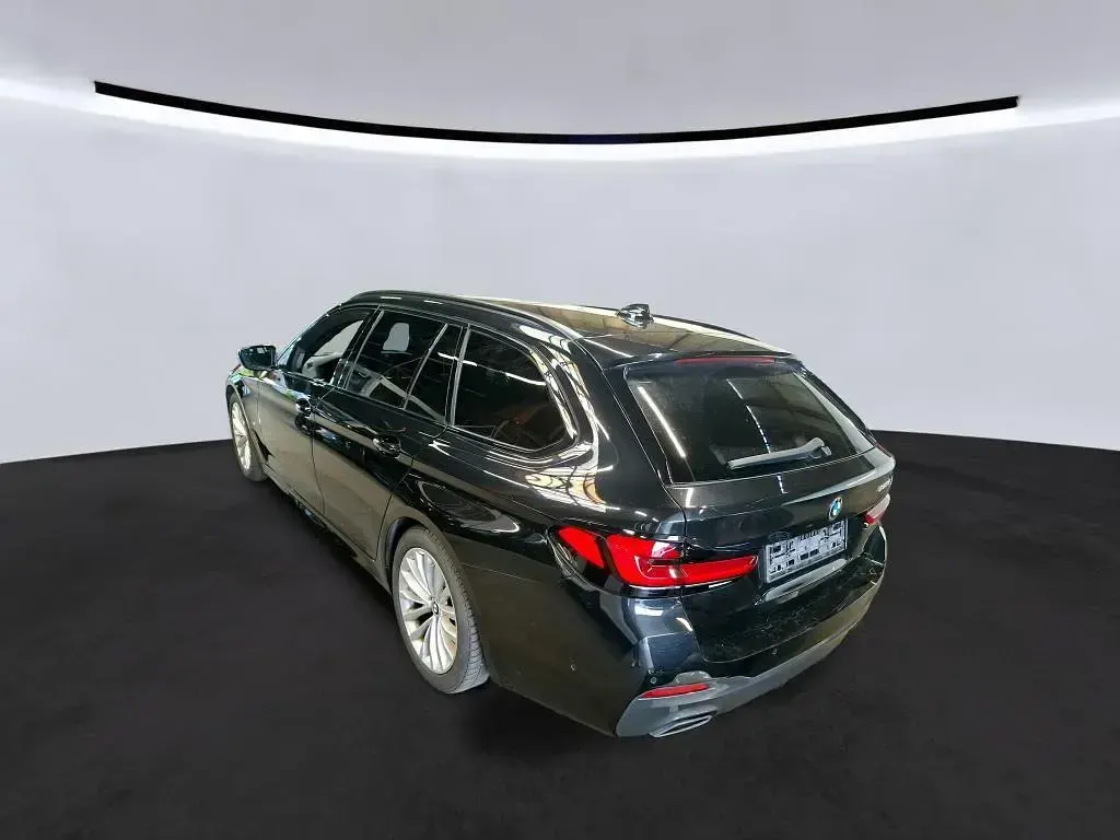 Gebraucht BMW 530 M Sport 286 PS (210 kW) 2023 Black sapphire metallic Kombi