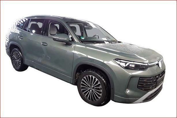 Gebraucht VW Tayron Pro 150 PS (110 kW) 2025 Cipressinogreen metallic SUV