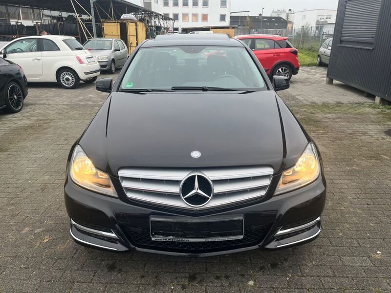 Schwarz Gebraucht 2012 Mercedes C220 Limousine | 13.900 € (Etwas zu teuer) - Bild 1/4