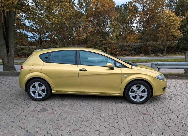 Grün Gebraucht 2009 Seat Leon Kleinwagen | 2.000 € (Guter Preis) - Bild 1/4