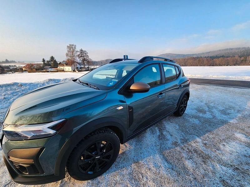 Grün Gebraucht 2024 Dacia Sandero Extreme Limousine | 20.150 € (Teuer) - Bild 1/4