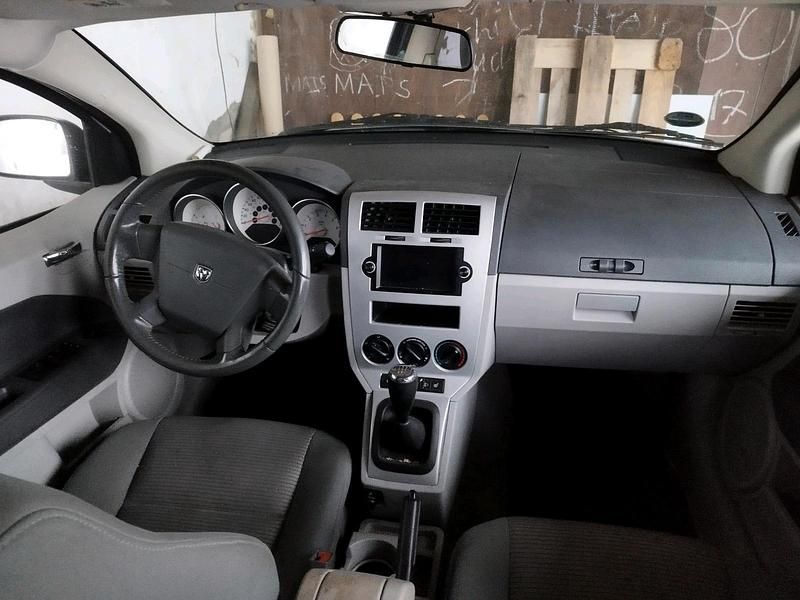 Gebraucht Dodge Caliber 170 PS (125 kW) 2008 Silber Kleinwagen