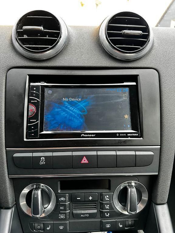 Gebraucht Audi A3 Attraction 102 PS (75 kW) 2010 Schwarz Kleinwagen