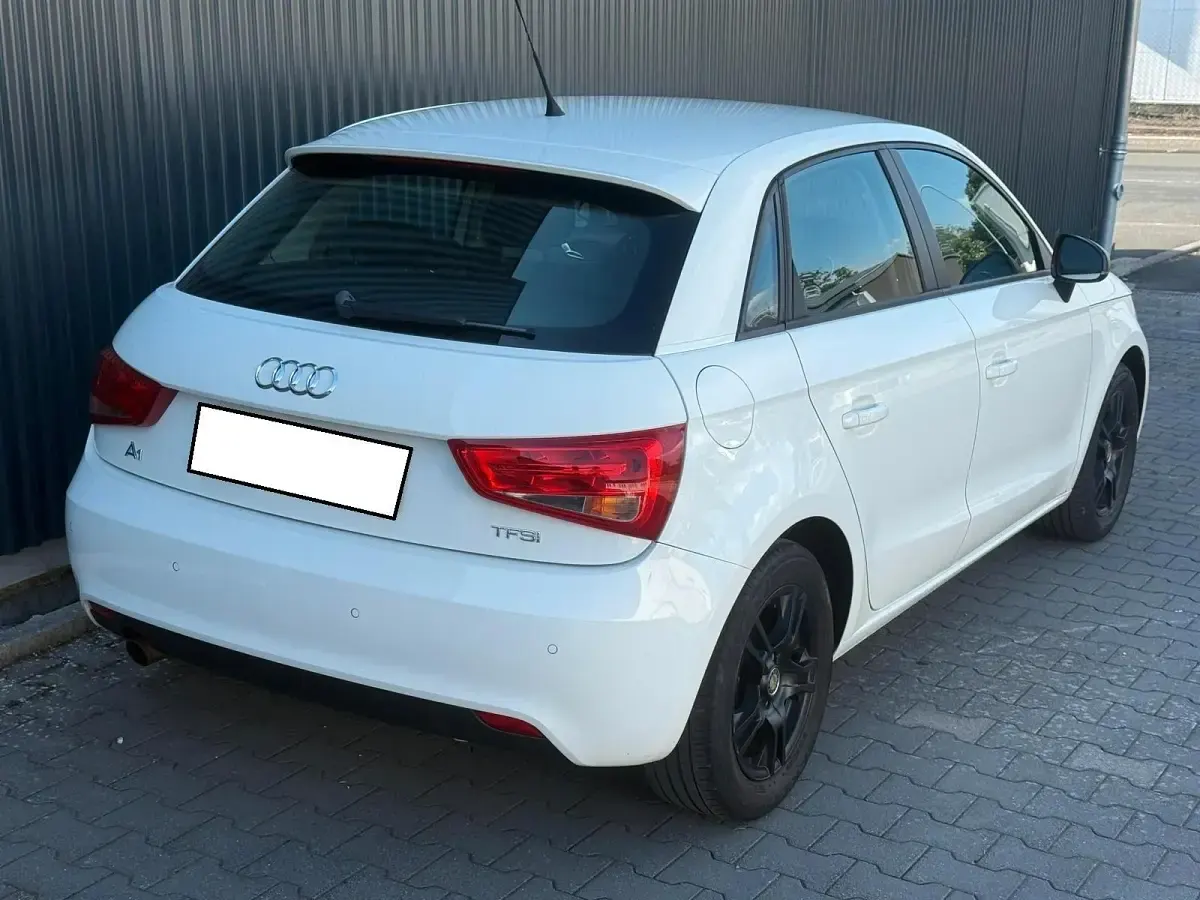 Gebraucht Audi A1 Sportback 86 PS (63 kW) 2013 Weiß Kleinwagen