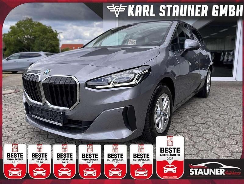 Skyscraper grau metallic Gebraucht 2023 BMW 218 Active Tourer Van / Kleinbus | 26.900 € (Superpreis) - Bild 1/2