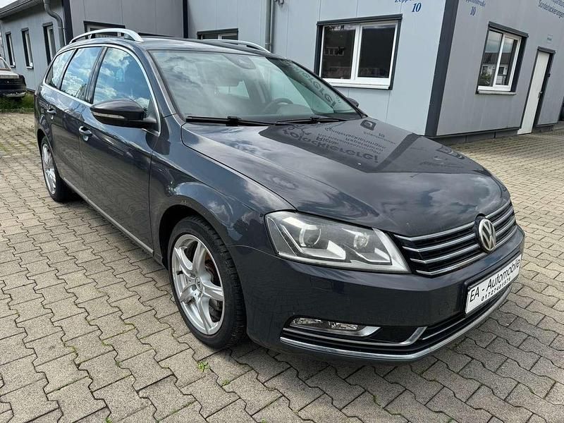 Gebraucht VW Passat Highline 140 PS (102 kW) 2011 Uranograu Kombi