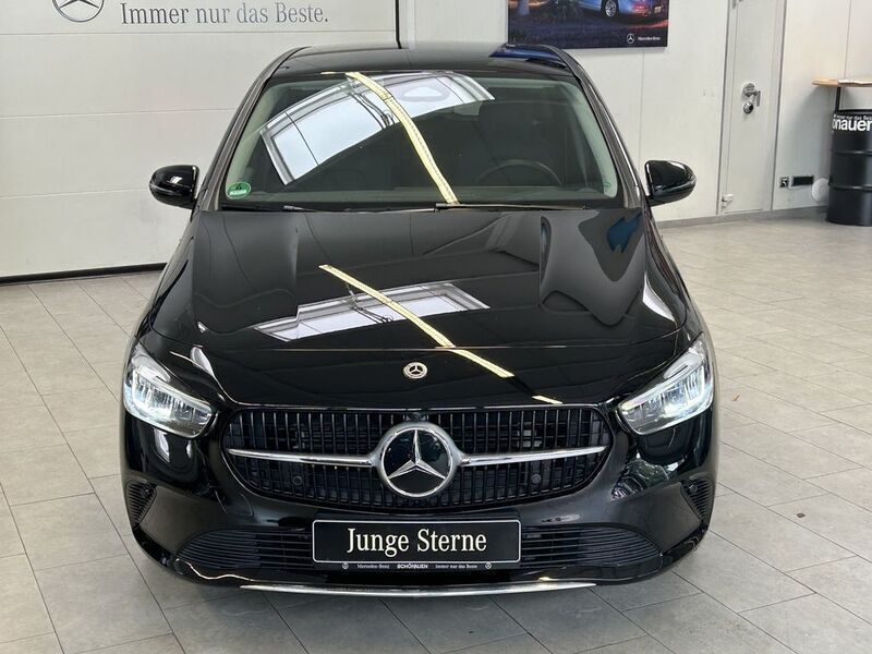 Gebraucht Mercedes B200 Progressive 150 PS (110 kW) 2023 Andere farbe Van / Kleinbus