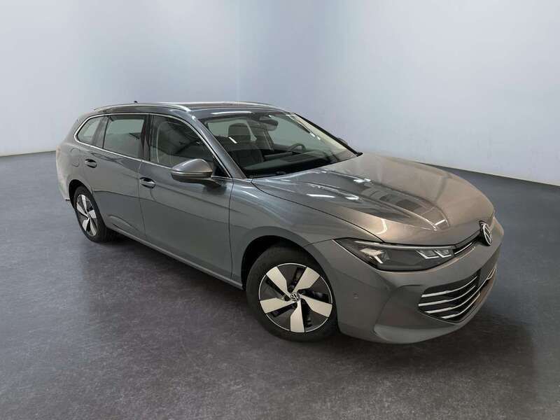 U7 mariposite green met. Neu 2024 VW Passat Business Kombi | 37.288 € (Superpreis) - Bild 1/4