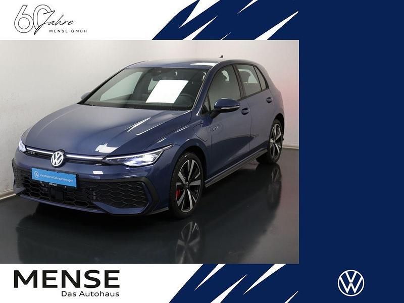 Blau Neu 2025 VW Golf VIII GTE Limousine | 41.985 € (Guter Preis) - Bild 1/4