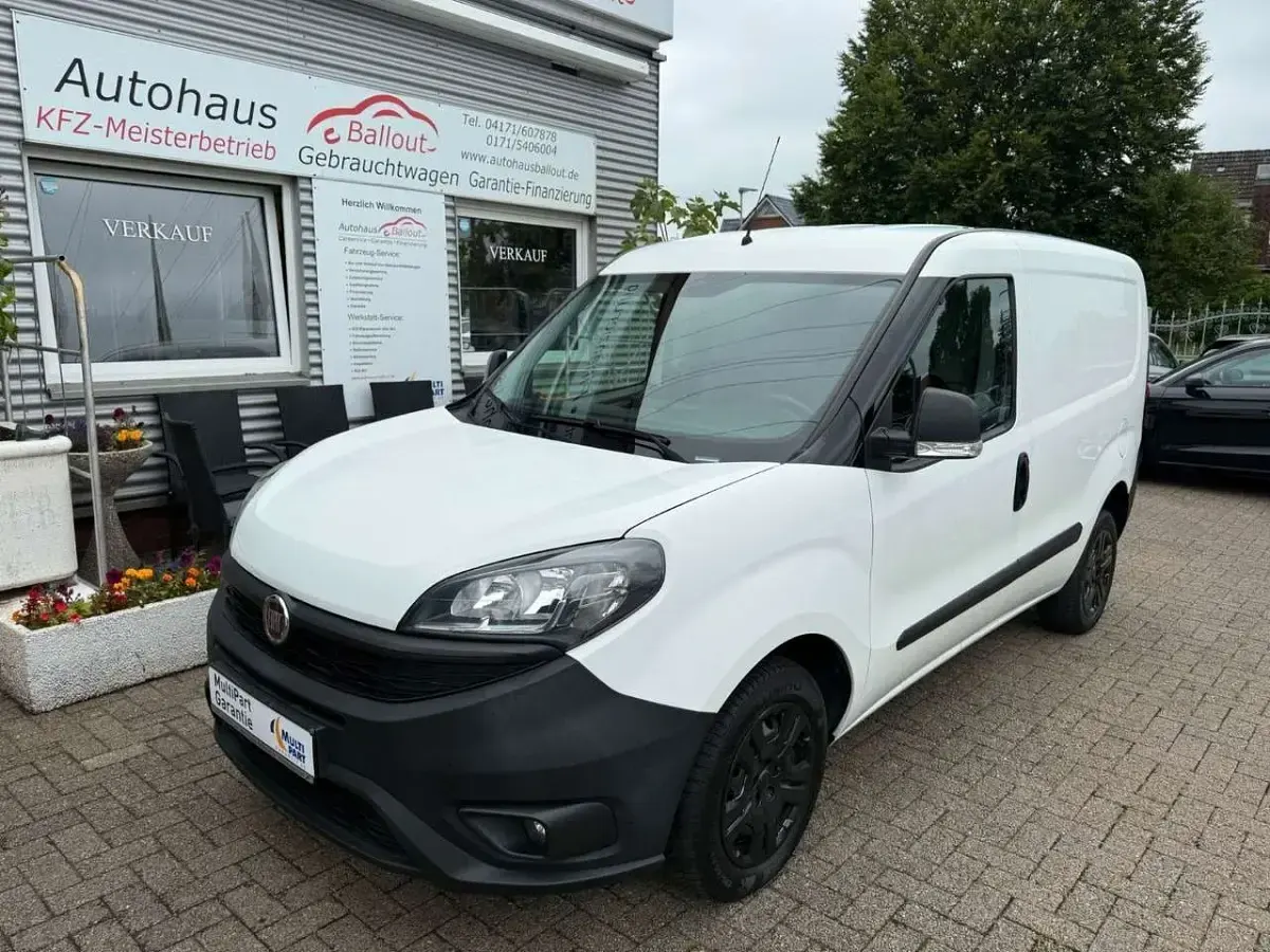Gebraucht Fiat Doblò 95 PS (69 kW) 2020 Weiß Van / Kleinbus