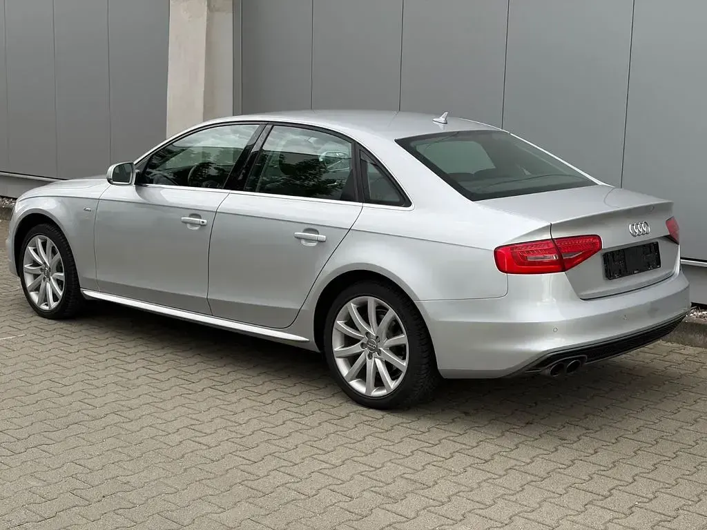 Gebraucht Audi A4 S-Line 150 PS (110 kW) 2013 Silber Limousine