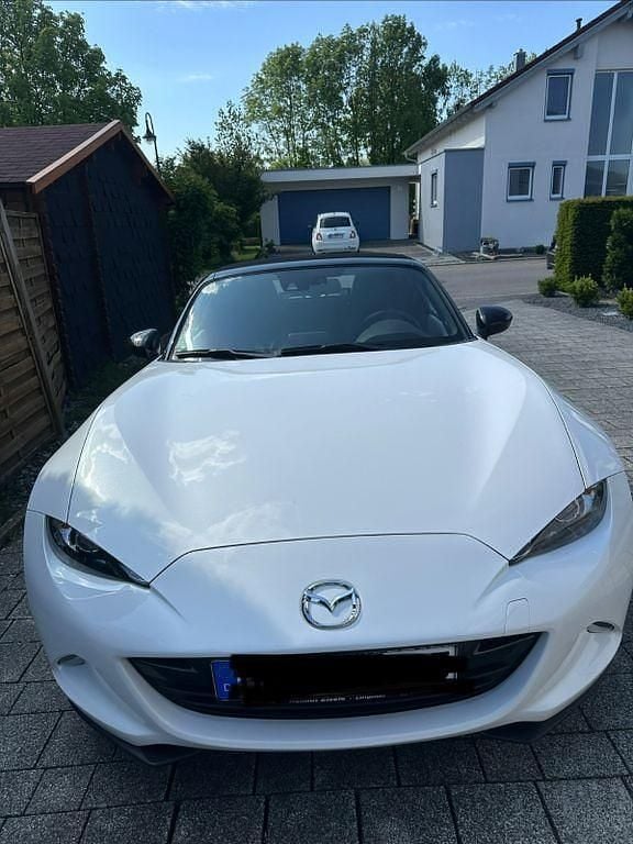 Schwarz Gebraucht 2016 Mazda MX5 Exclusive-Line Cabrio | 15.900 € (Fairer Preis) - Bild 1/4