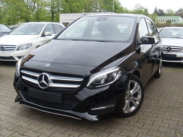 Schwarz Gebraucht 2018 Mercedes B200 Urban Van / Kleinbus | 17.990 € (Fairer Preis) - Bild 1/4