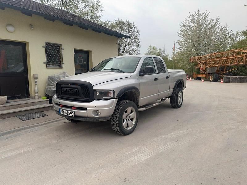 Silber Gebraucht 2002 Dodge Magnum Limousine | 13.999 € - Bild 1/2