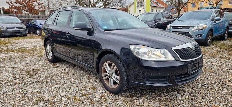 Gebraucht Skoda Octavia 122 PS (89 kW) 2011 Schwarz Kombi