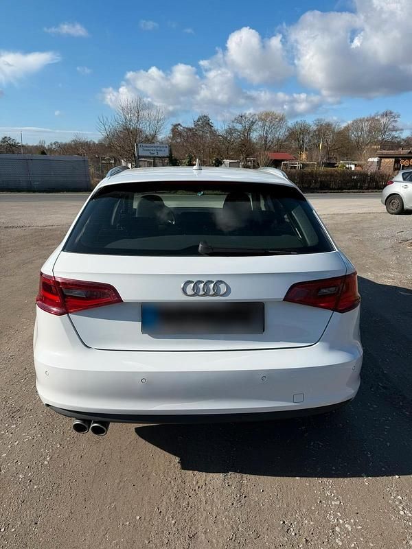 Gebraucht Audi A3 Sportback Ambition 150 PS (110 kW) 2014 Weiß Kleinwagen