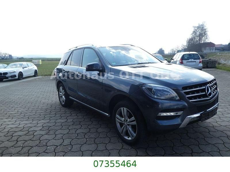 Gebraucht Mercedes ML350 258 PS (189 kW) 2012 Grau SUV