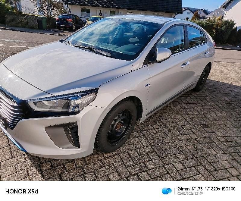 Gebraucht Hyundai Ioniq 105 PS (77 kW) 2018 Silber Kleinwagen