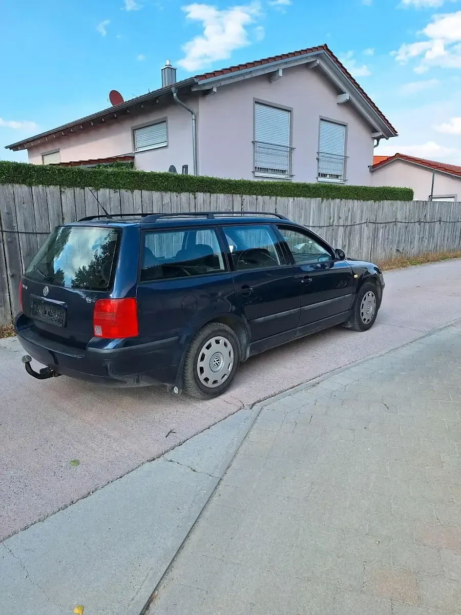 Gebraucht VW Passat 125 PS (91 kW) 1999 Blau Kombi