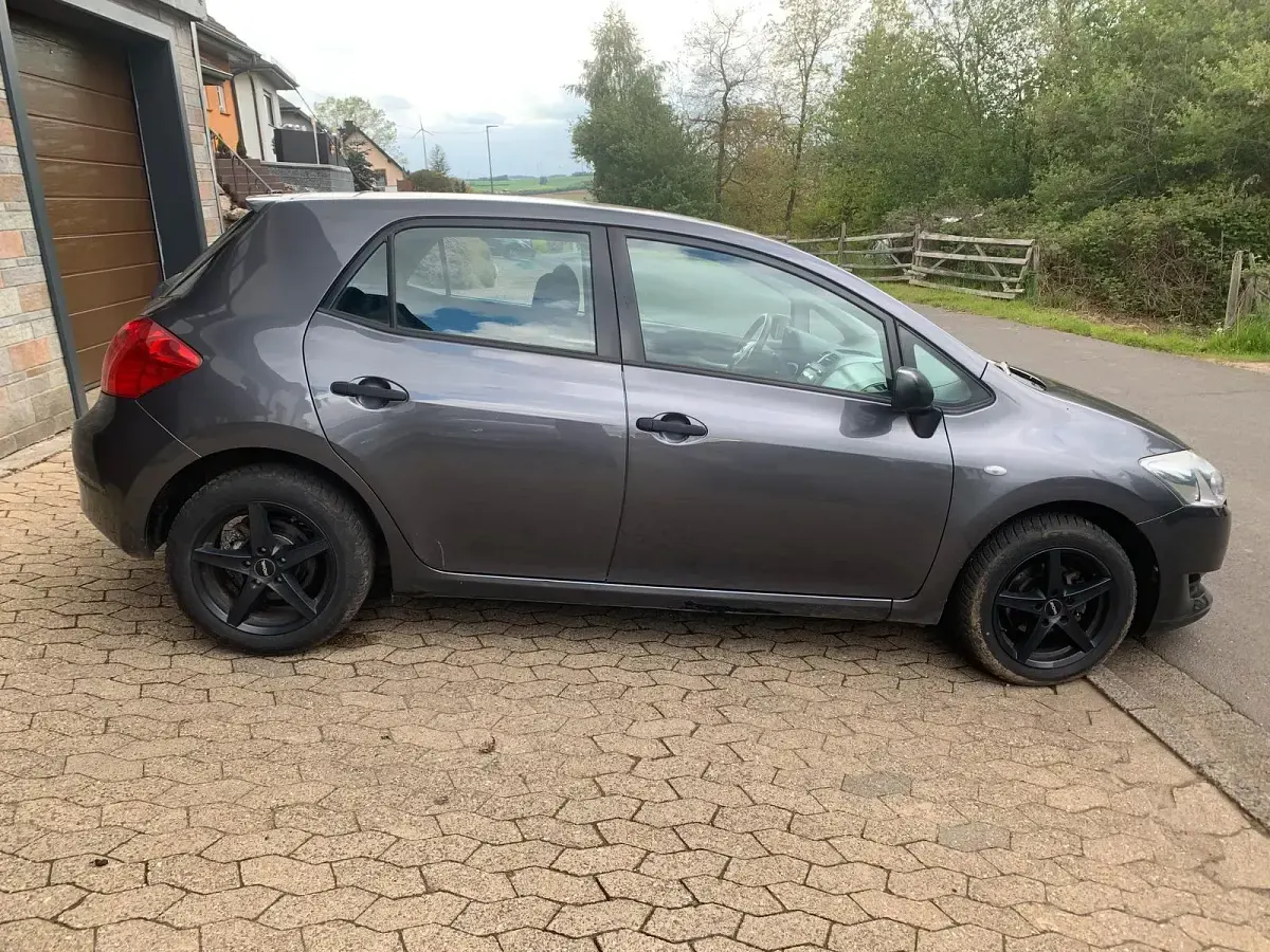 Gebraucht Toyota Auris 90 PS (66 kW) 2008 Kleinwagen