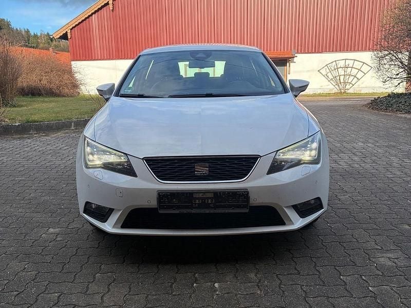 Gebraucht Seat Leon Ecomotive 140 PS (102 kW) 2013 Weiß Limousine