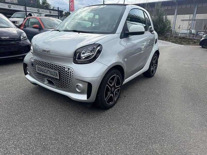Silber Gebraucht 2021 Smart ForTwo Electric Drive Coupé | 9.999 € (Fairer Preis) - Bild 1/4
